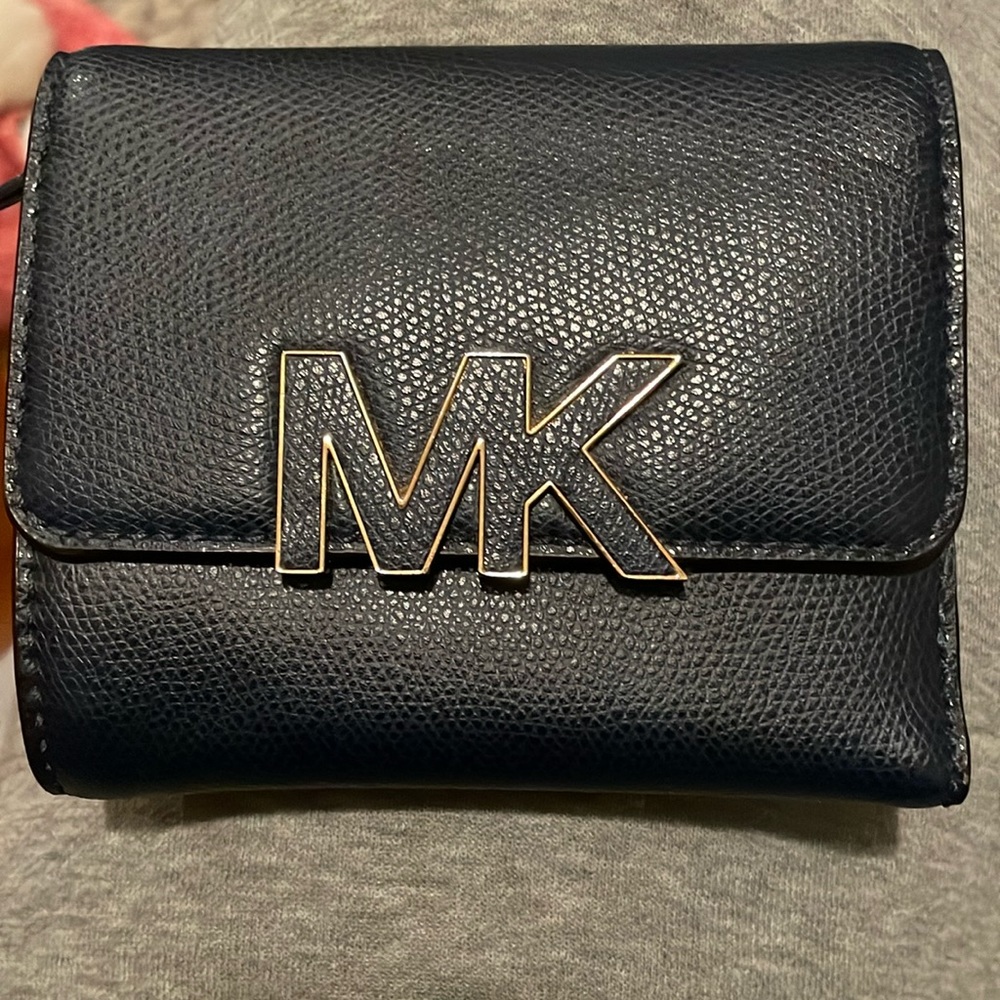 Brand: Michael Kors color: Navy blue